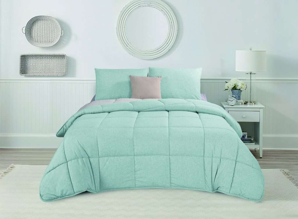 Modern bedroom with turquoise bedding